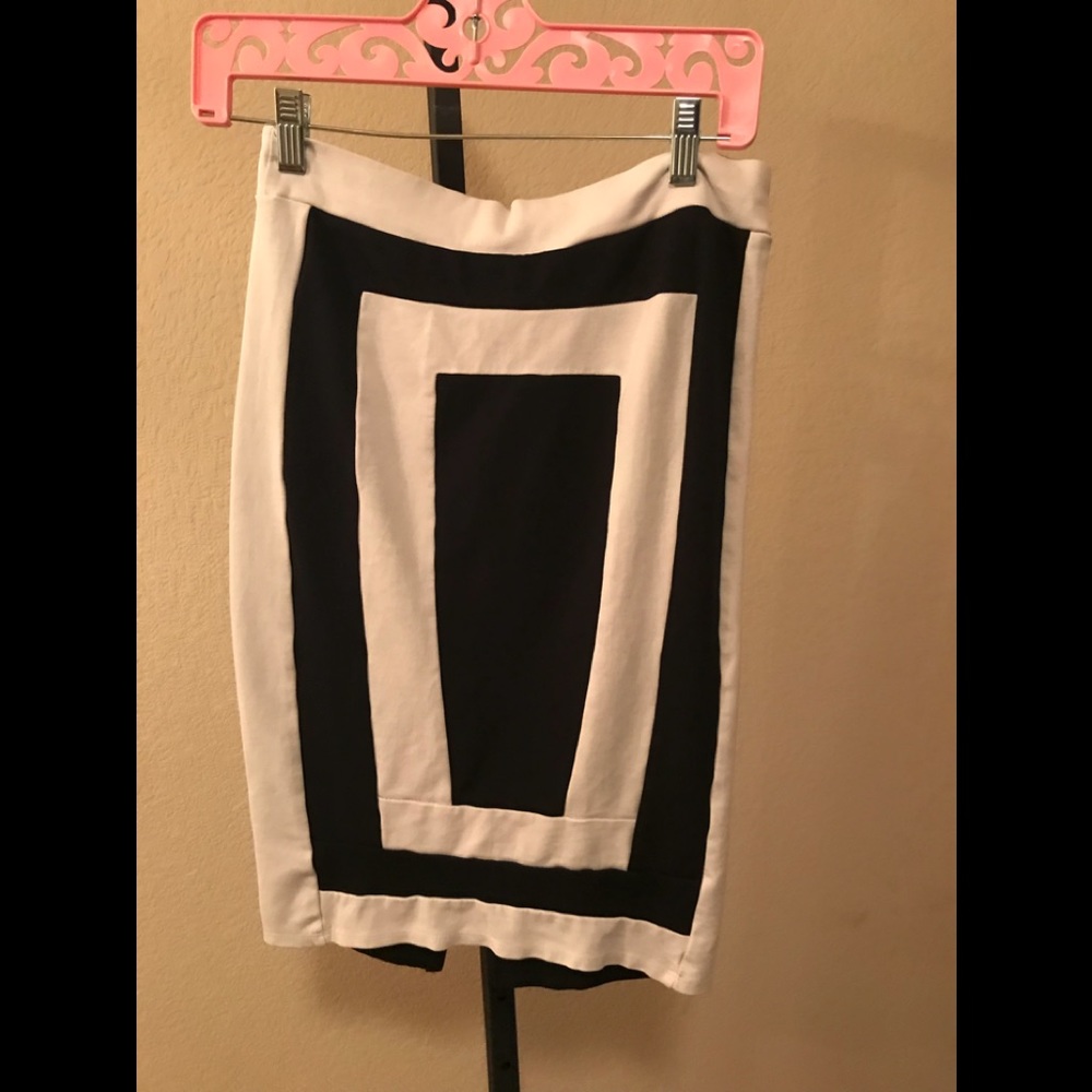 Black white skirt size L